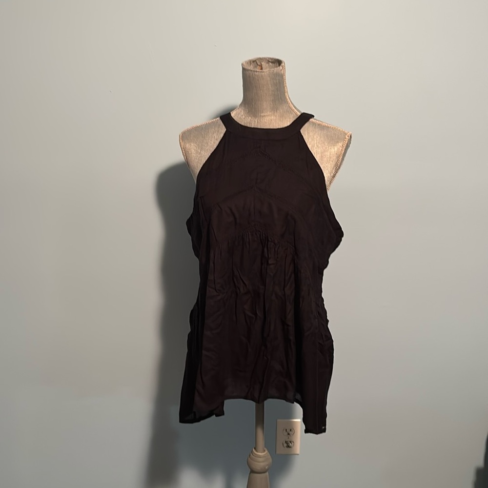 Black Volcom Top, Size Lrg